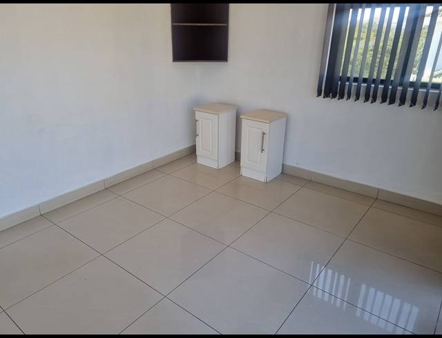 1.5 BEDROOM APARTMENT TO LET IN SOMERSET PARK